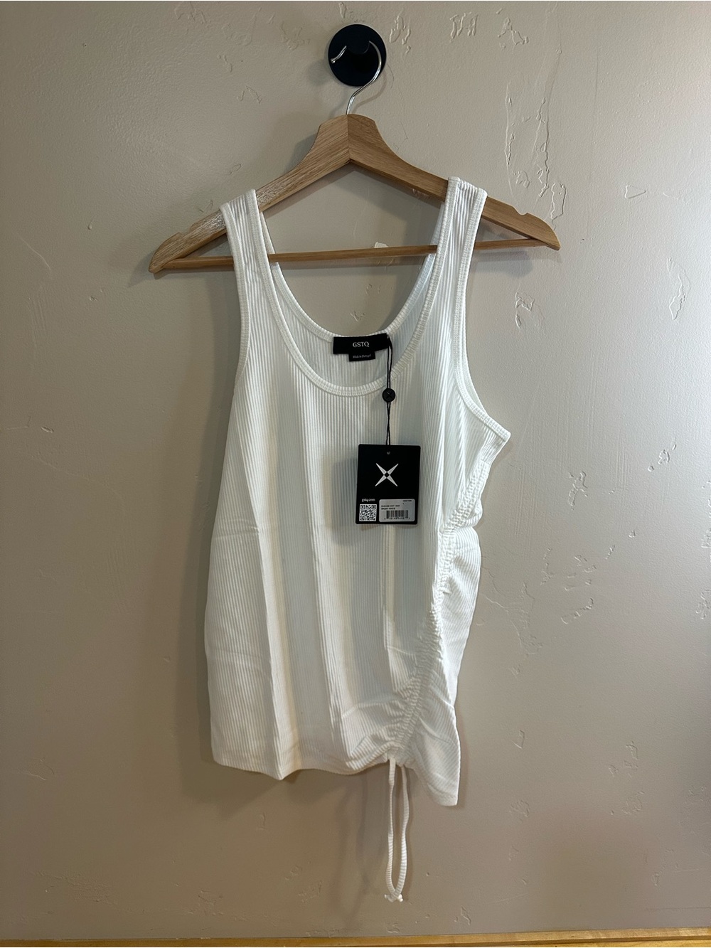 GSTQ Bright White Ruched Ribbed Tank Top Large NWT